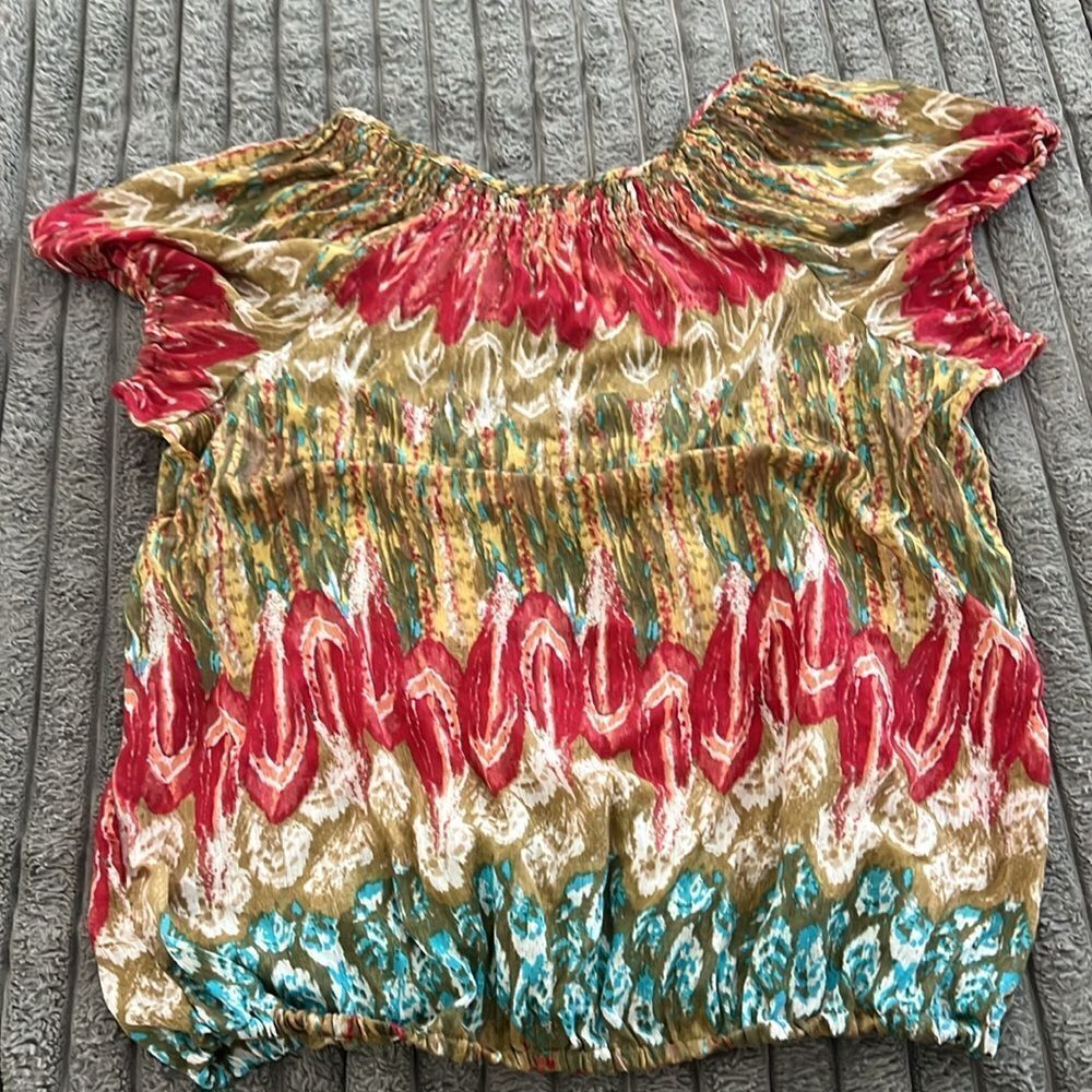 Women’s Top - Picture 4 of 4